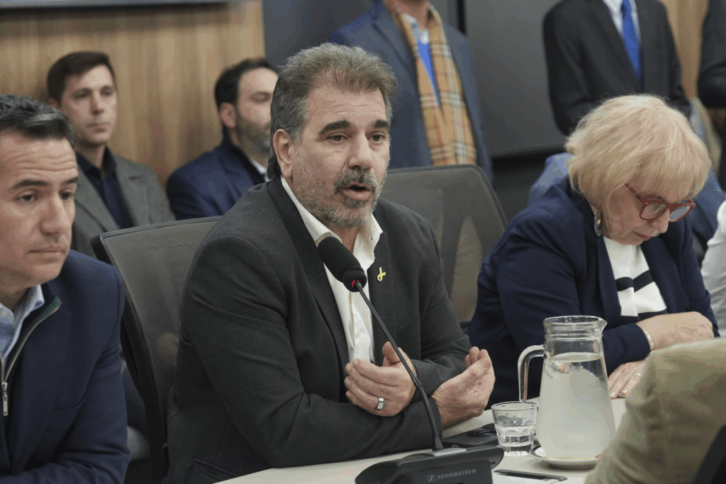 La Libertad Avanza (LLA) trabó el funcionamiento de la comisión investigadora por $LIBRA y más sectores de la oposición se suman al pedido de juicio político contra Javier Milei.  