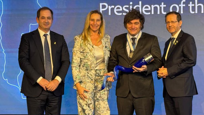 En el cierre de su gira por Israel, Javier Milei se refirió por primera vez de forma pública a la confirmación de la condena por corrupción contra Cristina Kirchner.