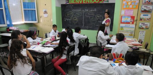 La diputada Belén Malaisi, denunció recortes del 50% en el fondo compensador destinado a los consejos escolares. “Esto afecta gravemente la reparación de las escuelas”, afirmó.