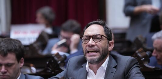 Diputados nacionales de la Coalición Cívica denunciaron penalmente al titular de la Oficina Anticorrupción, Alejandro Melik, por encubrir el Caso $LIBRA.