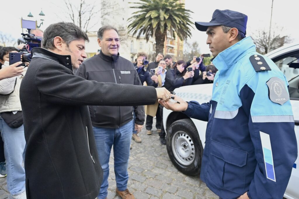 En Saavedra, Kicillof puso en funcionamiento nuevos patrulleros para prevenir el delito.
