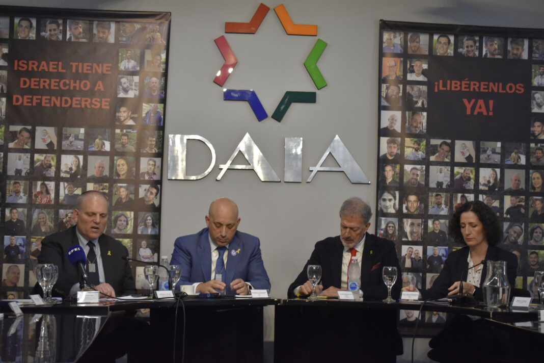 La DAIA activó un plan de seguridad en todo el país y coordina con el Gobierno el regreso de argentinos varados en Israel.