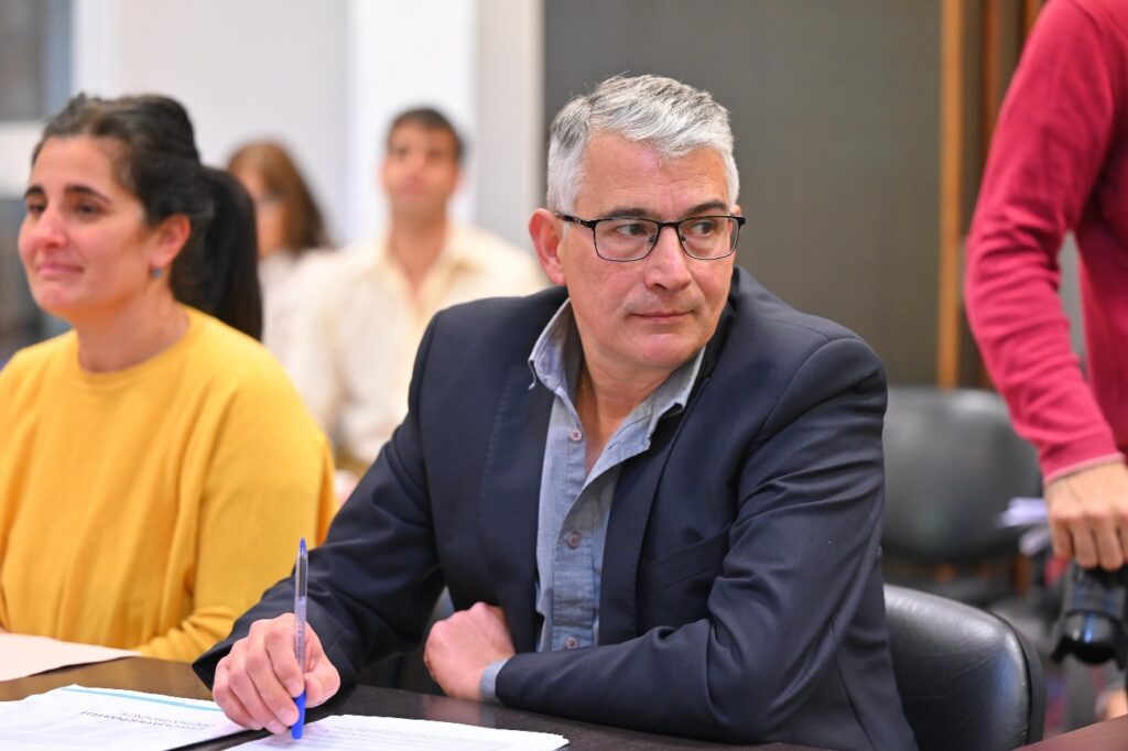 El proyecto de Puglelli prevé la incorporación progresiva de contenidos curriculares sobre inteligencia artificial.