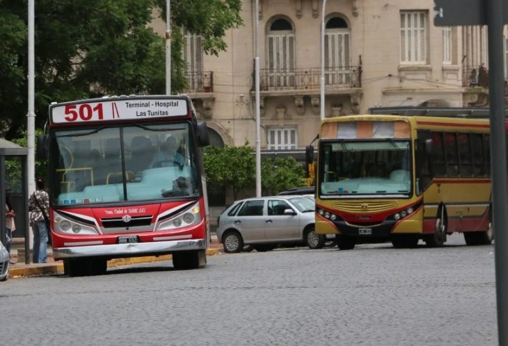 Según precisó Malaisi, la tarifa básica de colectivos en varios municipios ya alcanza los $2.000.