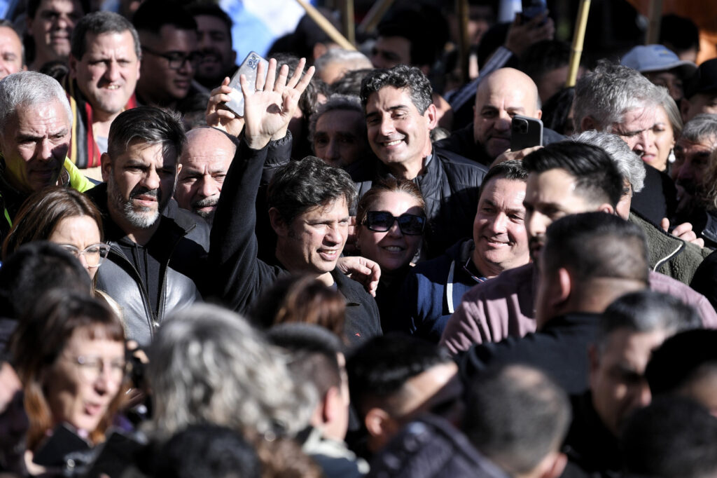 El gobernador bonaerense Axel Kicillof fue uno de los dirigentes presentes en la marcha a favor de Cristina Kirchner.