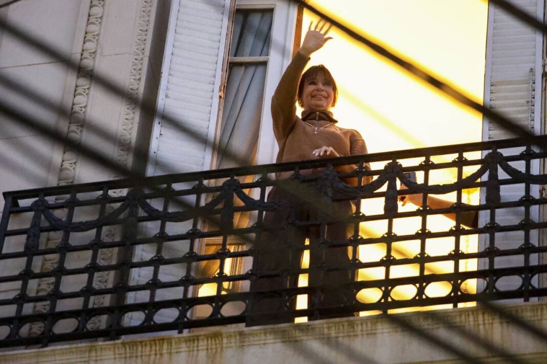 La expresidenta Cristina Kirchner cargó contra el 