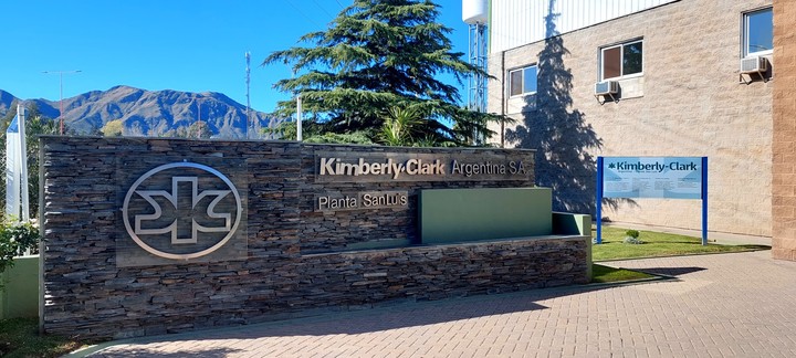 Kimberly-Clark mudará la producción de la planta de Pilar a San Luis.