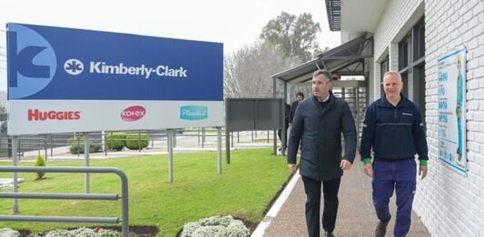La diputada bonaerense Belén Malaisi manifestó su preocupación por el cierre de la planta de Huggies en Pilar y los más de 220 trabajadores despedidos.