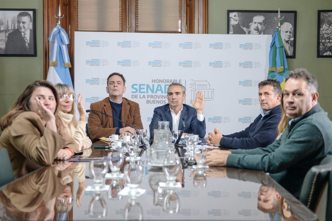 La comisión de Presupuesto e Impuestos del Senado bonaerense despachó el pedido de endeudamiento de Kicillof. ¿Cuándo se vota?