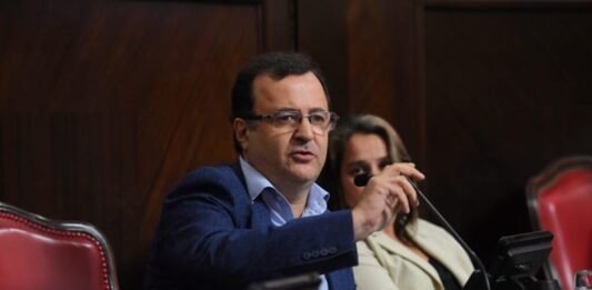 El senador bonaerense, Macelo Daletto, justificó su voto a favor de las reelecciones indefinidas y apuntó contra los libertarios por haber votado a favor en 2021.