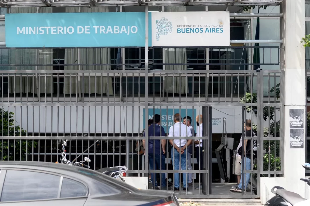 Con amplio respaldo, el Senado bonaerense le dio media sanción al proyecto de Pedro Borgini que busca crear un portal especializado en legislación laboral.