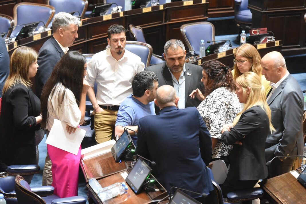En la Cámara de Diputados, el kirchnerismo arrancó a hacer cuentas de los votos que necesita para sancionar las reelecciones indefinidas. El oscuro escenario que se le presenta.