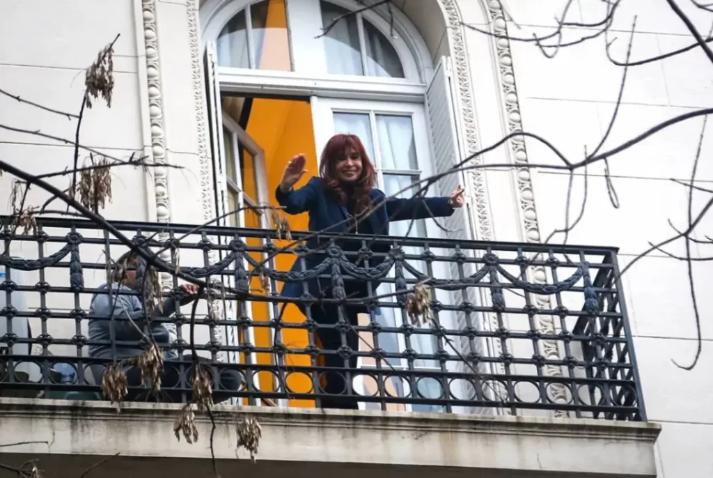 Argentina con Cristina: la campaña para respaldar a la expresidenta que comenzó pocas horas después de la ratificación de la condena por parte de la Corte Suprema. 