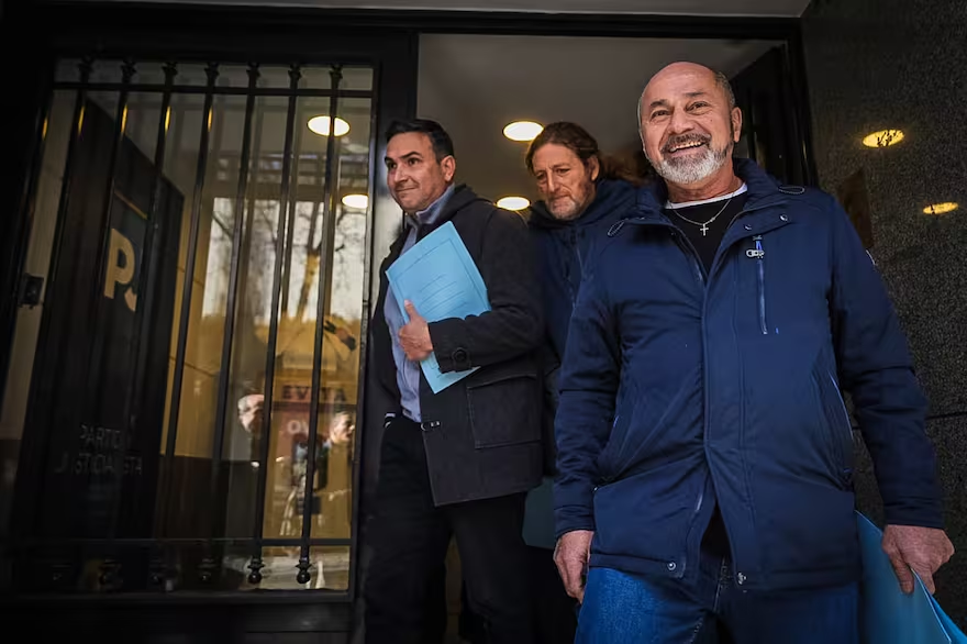 El intendente Mario Secco fue en calidad de representante del espacio del gobernador Axel Kicillof, MDF.