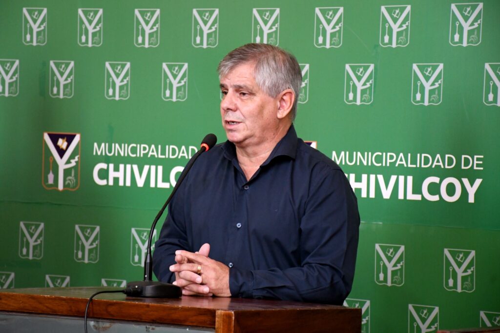 El intendente de Chivilcoy, Guillermo Britos, competirá con sello propio y dejó la puerta abierta a un frente de intendentes.