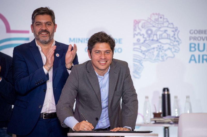 Desde Mar del Plata, Kicillof cuestionó las políticas de recorte del Gobierno nacional en el sector universitario y productivo.