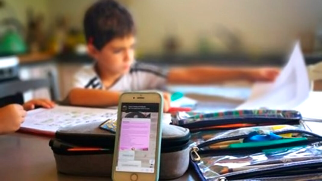 La senadora del radicalismo Eugenia Gil ingresó una ley de ética digital para habilitar el uso de inteligencia artificial en las escuelas de la provincia.