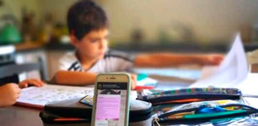 La senadora del radicalismo Eugenia Gil ingresó una ley de ética digital para habilitar el uso de inteligencia artificial en las escuelas de la provincia.