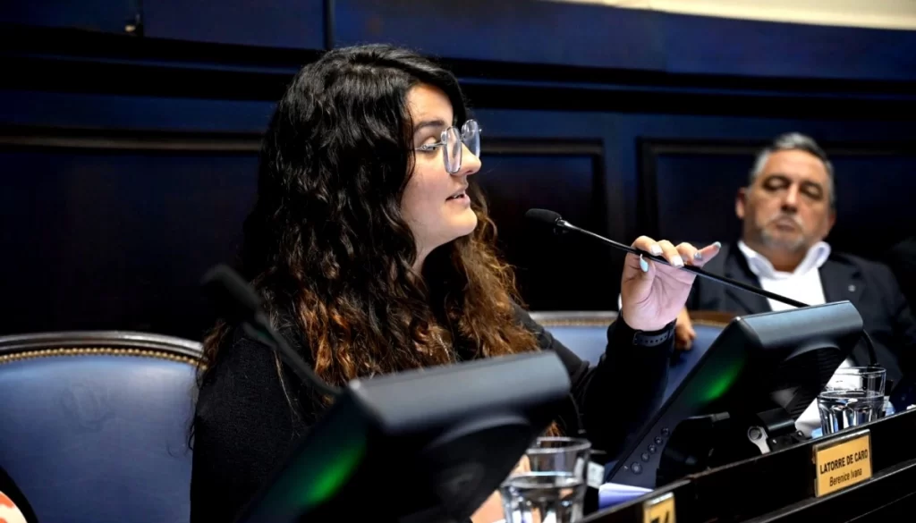 La diputada de UxP, Berenice Latorre, recibió el aval de sus compañeros de bloque en su propuesta de declarar no gratos a los jueces de la Corte Suprema.