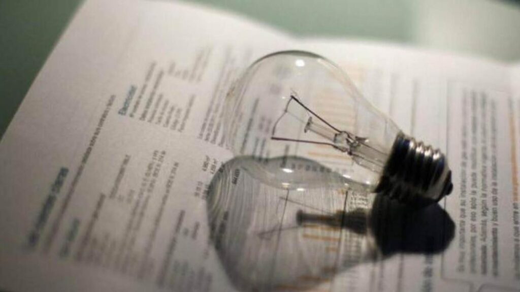 El Gobierno nacional fijó nuevos cuadros tarifarios en luz y gas, que impactarán en los hogares a partir de julio.,
