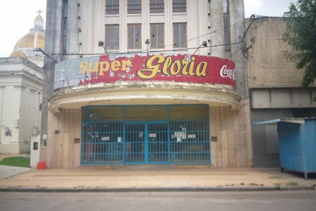 El Cine Gloria cerró sus puertas en 1997. El proyecto de la diputada Basualdo propone la expropiación para crear un centro cultural.