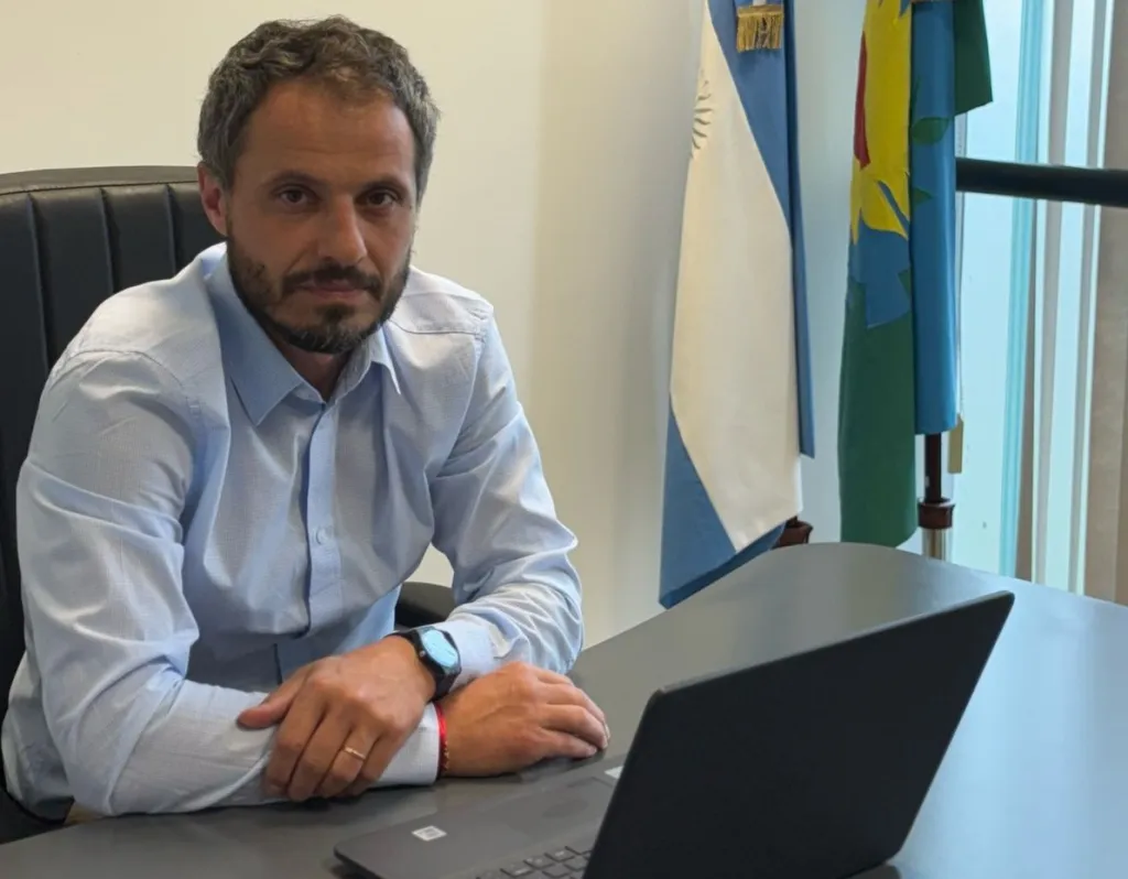 Martín Endere, el diputado bonaerense que propuso Puente Educativo, un programa para darle herramientas a los jóvenes secundarios para ingresar a la universidad. 