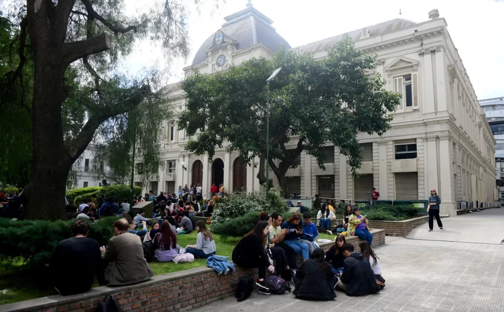 Martín Endere asegura que la tasa de abandono universitario se debe a la falta de herramientas de los jóvenes. 