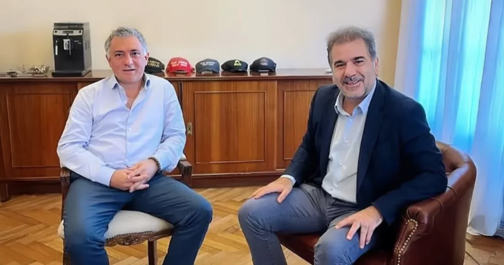 El titular de LLA en la Provincia, Sebastián Pareja, y el presidente del PRO bonaerense, Cristian Ritondo.