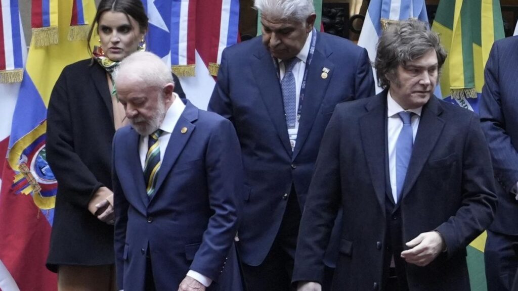 En la Cumbre del Mercosur Javier Milei volvió a poner en el centro de la escena su postura aperturista y liberal frente al bloque regional.