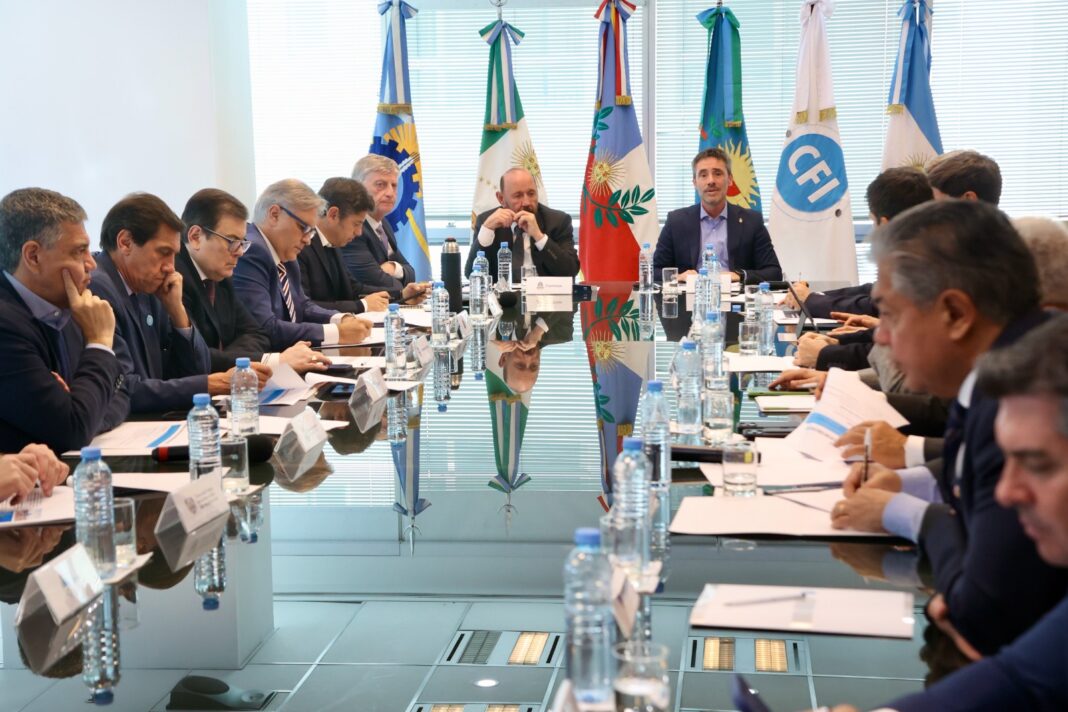 Esta semana, los gobernadores vuelven a la carga contra Milei y avanzan con un paquete de leyes en el Senado para blindar los recursos para las provincias.