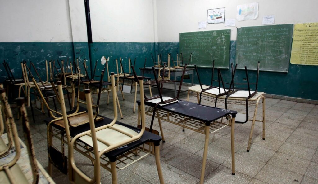 
Concejales del PRO-ERF y Juntos por Olavarría apuntaron al Municipio por las condiciones edilicias de las escuelas.
