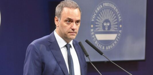 El gobierno de Javier Milei pasa la motosierra por la Dirección Nacional de Vialidad, a horas de concluir las facultades delegadas del Ejecutivo.