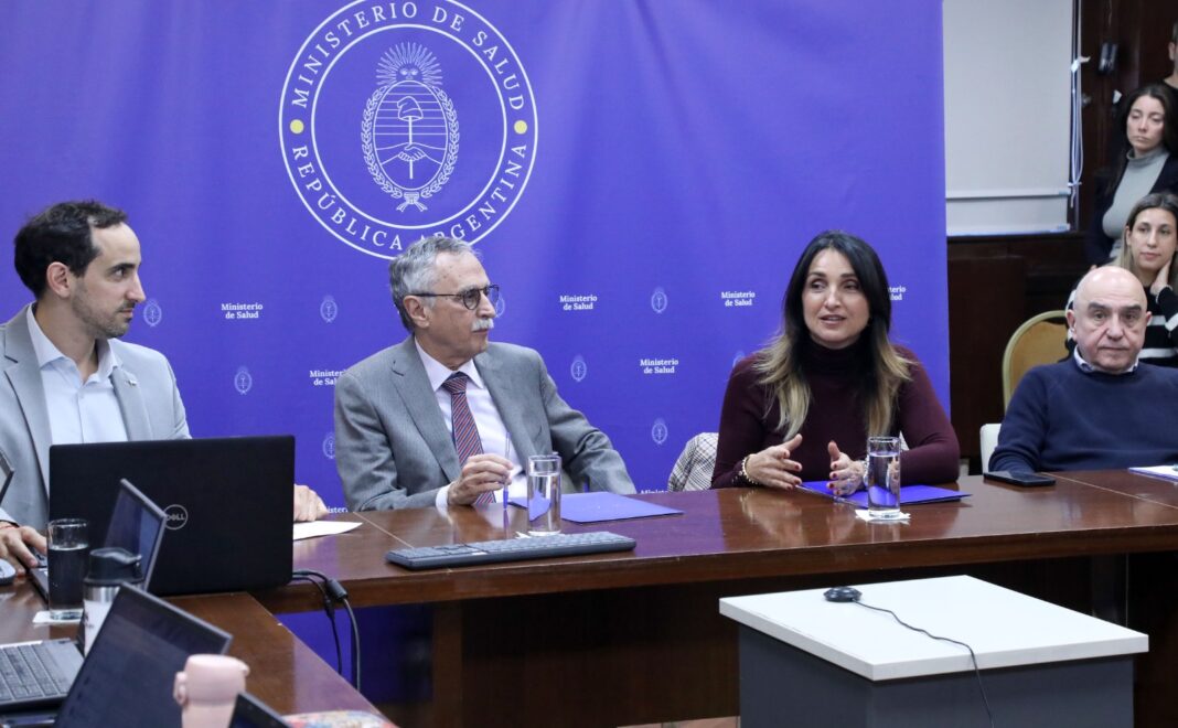 El Gobierno de Javier Milei pasó la motosierra por el Ministerio de Salud. Eliminó el Instituto del cáncer y no podrá crear hospitales SAMIC.