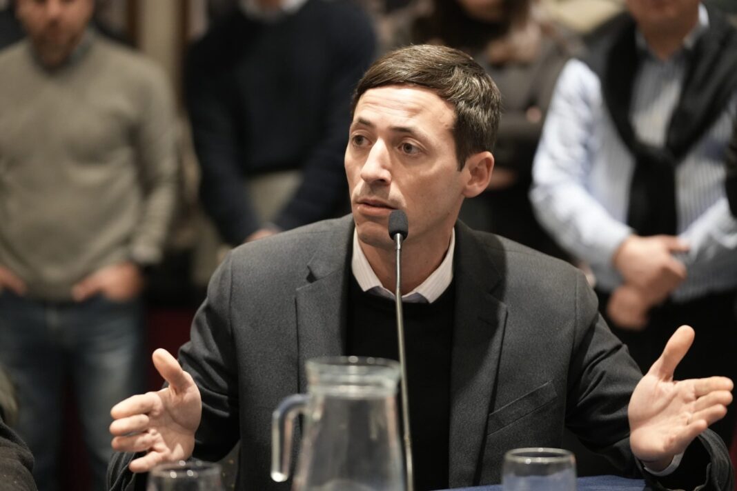 El senador provincial Ariel Bordaisco (UCR) denunció la grave crisis de IOMA y responsabilizó a Axel Kicillof por el deterioro de las prestaciones.