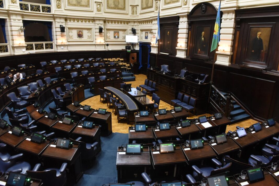 Ante las fechas límites del cierre de alianzas, la actividad en la Legislatura bonaerense tuvo una virtual parálisis.