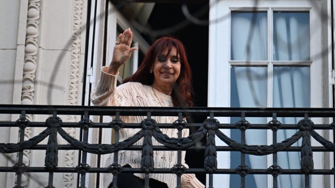 En el marco del Día de la Independencia, organizaciones políticas y sociales convocan a marchar este miércoles a Parque Lezama en apoyo a la expresidenta Cristina Kirchner.