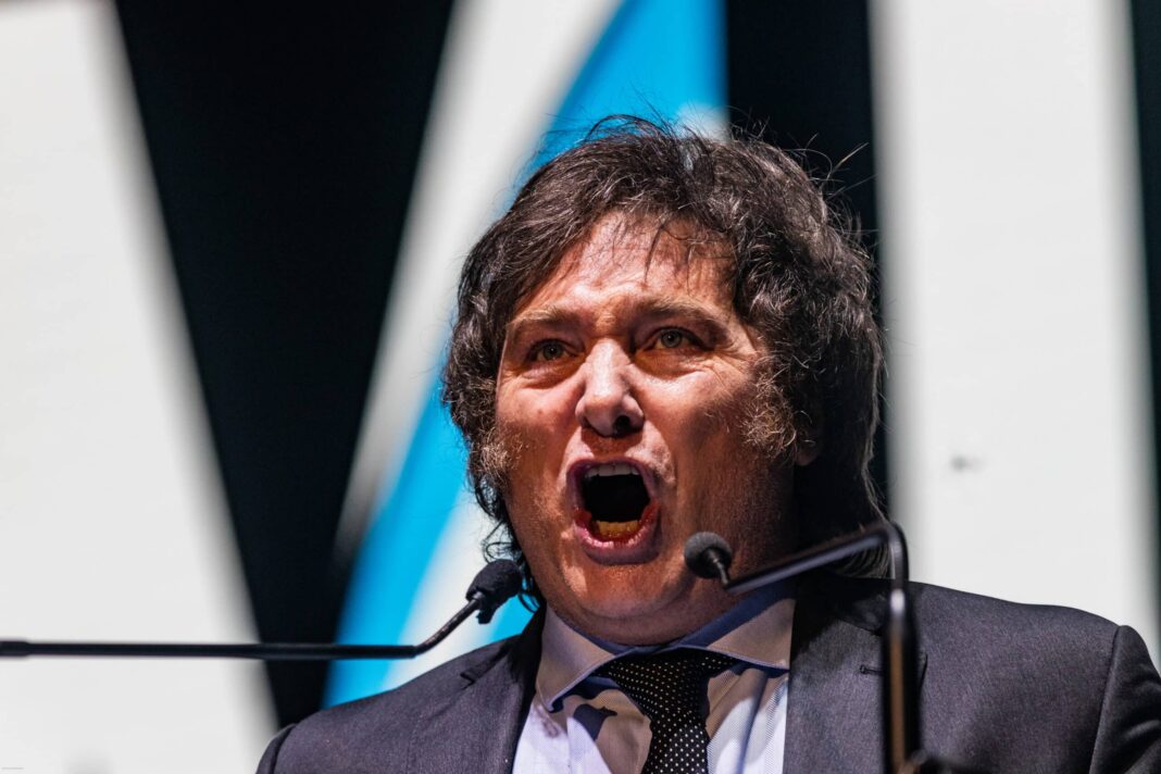 Javier Milei denunció que los gobernadores buscan “destruir” al Gobierno nacional y “romper todo” y reavivaron el enfrentamiento político.