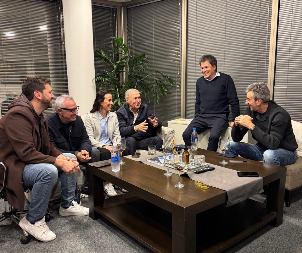 Tras horas de negociaciones entre Manes y dirigentes de la UCR bonaerense, el neurocirujano integrará Somos Buenos Aires.