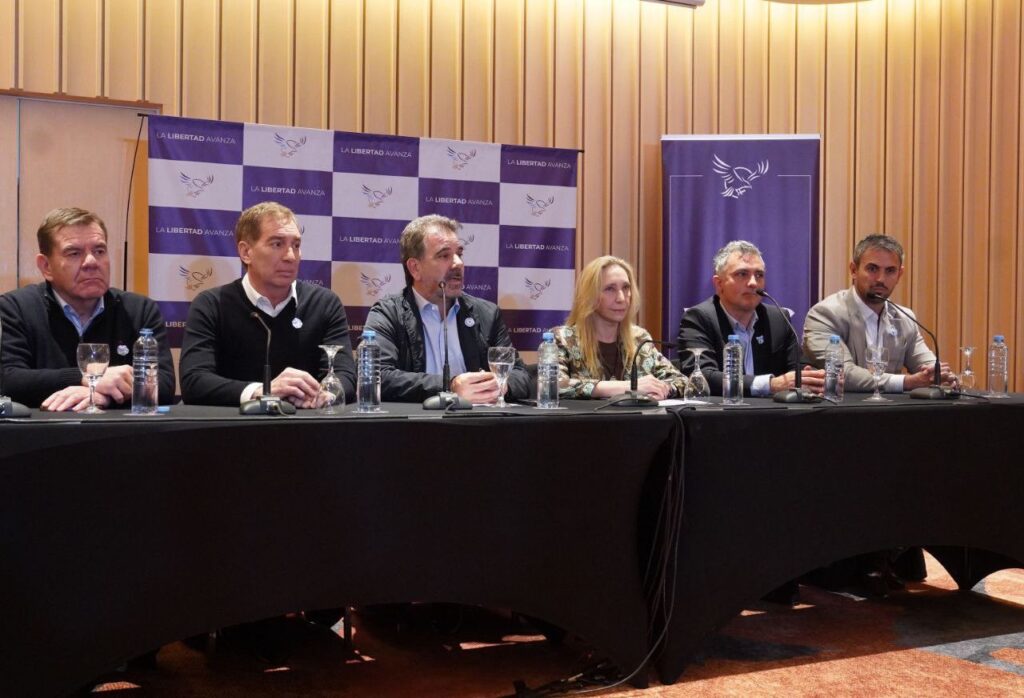 Alianza La Libertad Avanza: el PRO y el oficialismo nacional conformaron un frente para polarizar con Kicillof en la provincia.