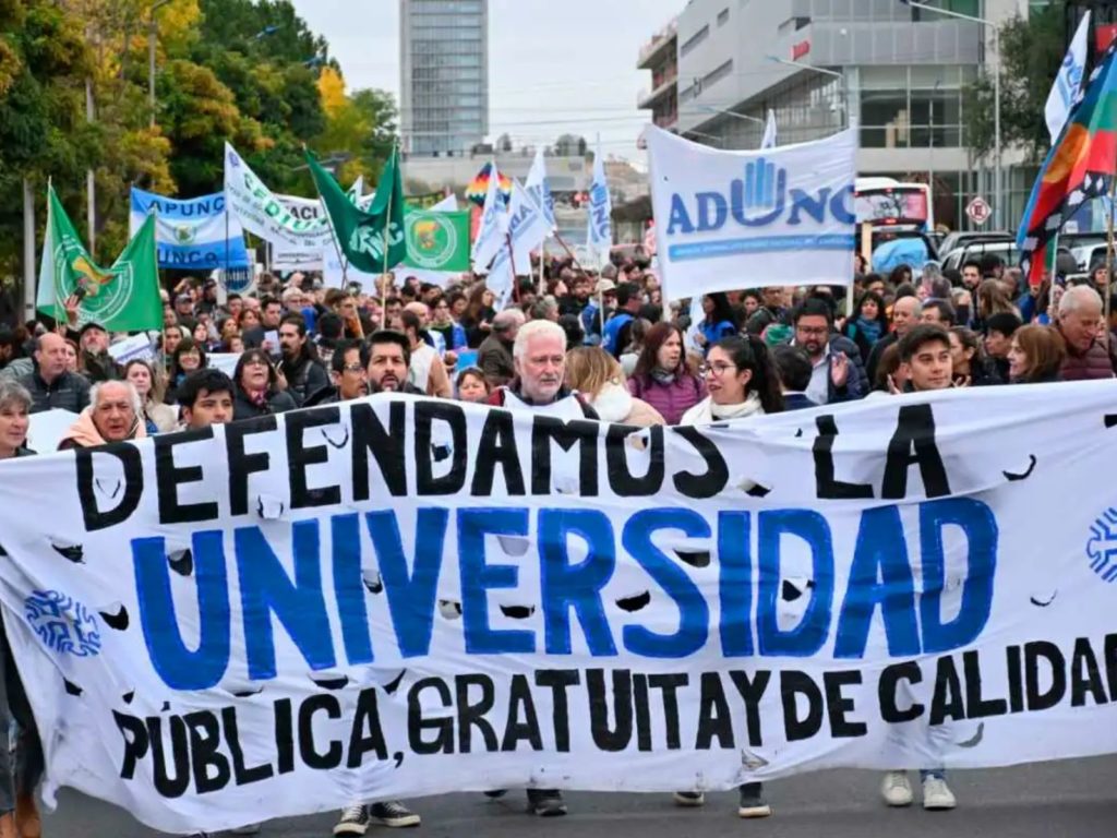 Los rectores de todas las universidades nacionales alertaron que la falta de presupuesto para las casas de estudio pone en riesgo el comienzo del segundo cuatrimestre.
