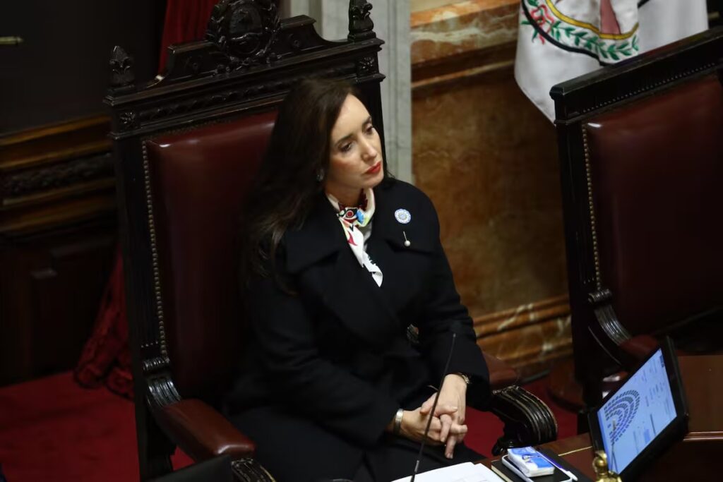 Javier Milei también apuntó contra su vicepresidenta Victoria Villarruel, a quien acusó de "traidora".