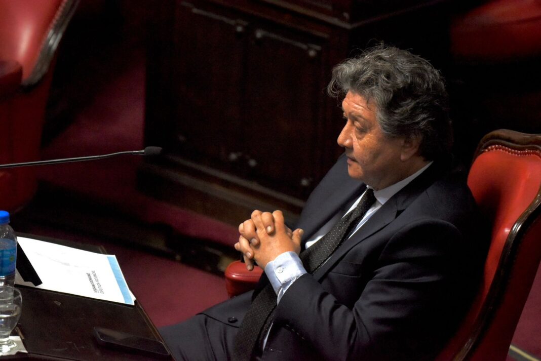Ocho legisladores bonaerenses rompieron con Unión Renovación y Fe, lo que debilitó al bloque y modificó el mapa político en ambas cámaras.