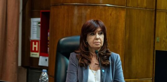 La Cámara de Casación ratificó que la expresidenta Cristina Kirchner deberá seguir utilizando tobillera electrónica y respetar el régimen de visitas.