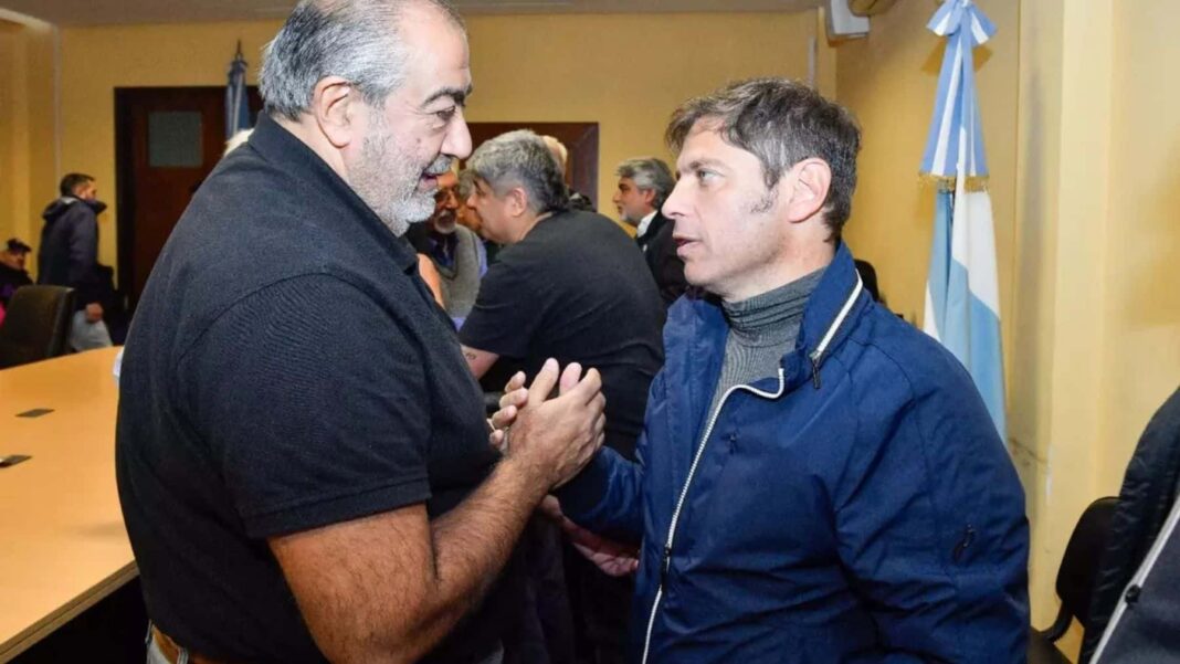 Con negociaciones por el armado de listas, la CGT respaldó a Axel Kicillof en plena disputa por el liderazgo del peronismo bonaerense.