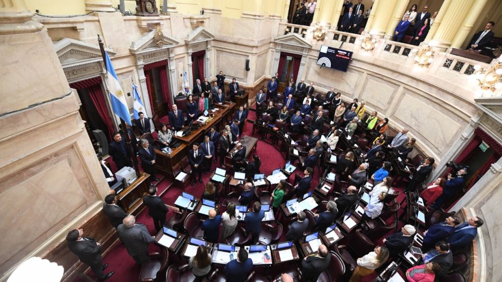La votación en el Senado significó un duro revés para el Gobierno. Francos cruzó a los gobernadores por "apoyar la agenda del kirchnerismo".