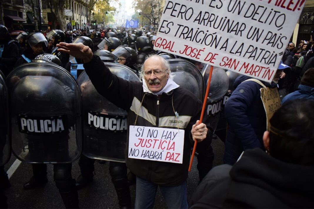 Trabajadores del CONICET, médicos y jubilados protagonizarán un súper miércoles de movilización, en medio de una sesión clave para la oposición en Congreso.