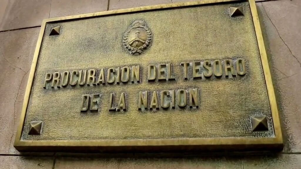 Juicio por YPF: funcionarios de la Procuración del Tesoro llevan adelante las medidas de apelación al fallo de la jueza Preska.