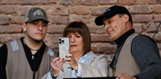 Patricia Bullrich oficializó la creación de un consejo académico para formar agentes encubiertos.