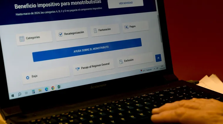 Desde el martes 15 de julio hasta el lunes 5 de agosto, ARCA habilita la recategorización semestral a través del Portal Monotributo.