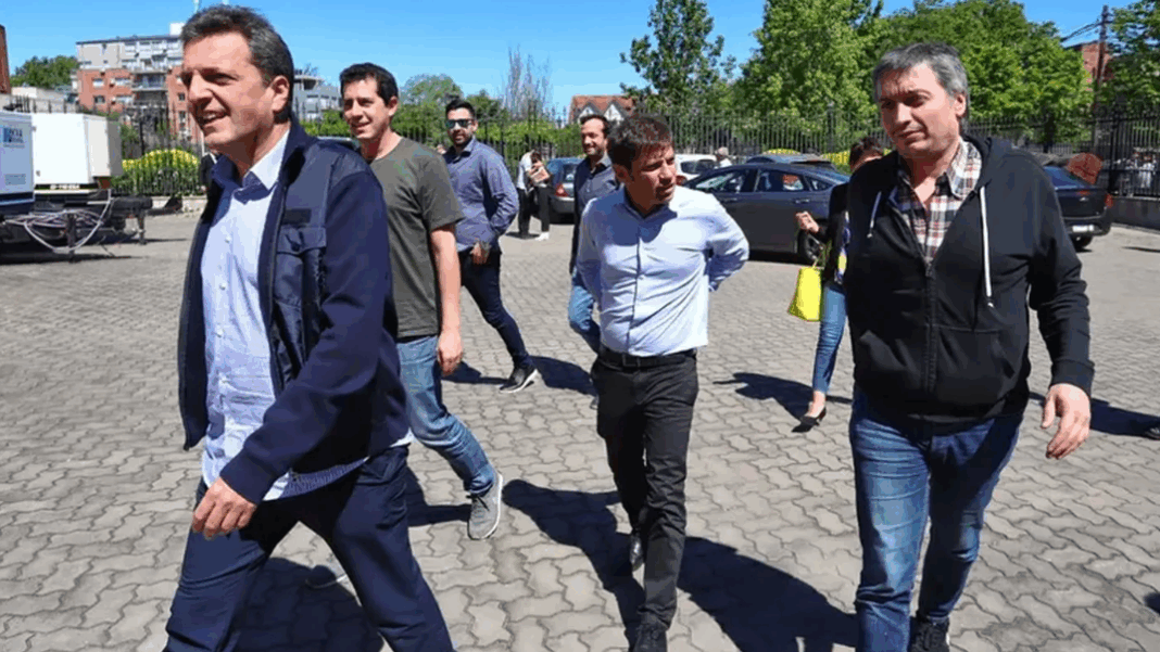Con la coalición Fuerza Patria todavía sin resolver sus cabezas de lista, el kirchnerismo negocia nombres repetidos para enfrentar a LLA-PRO, favoritos en las encuestas.